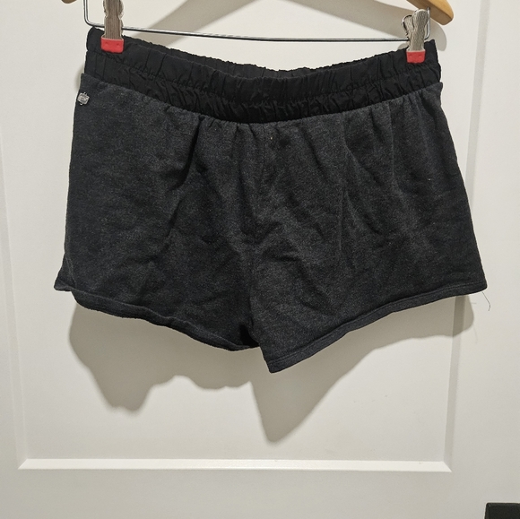 Black fabletics shorts - Picture 2 of 3